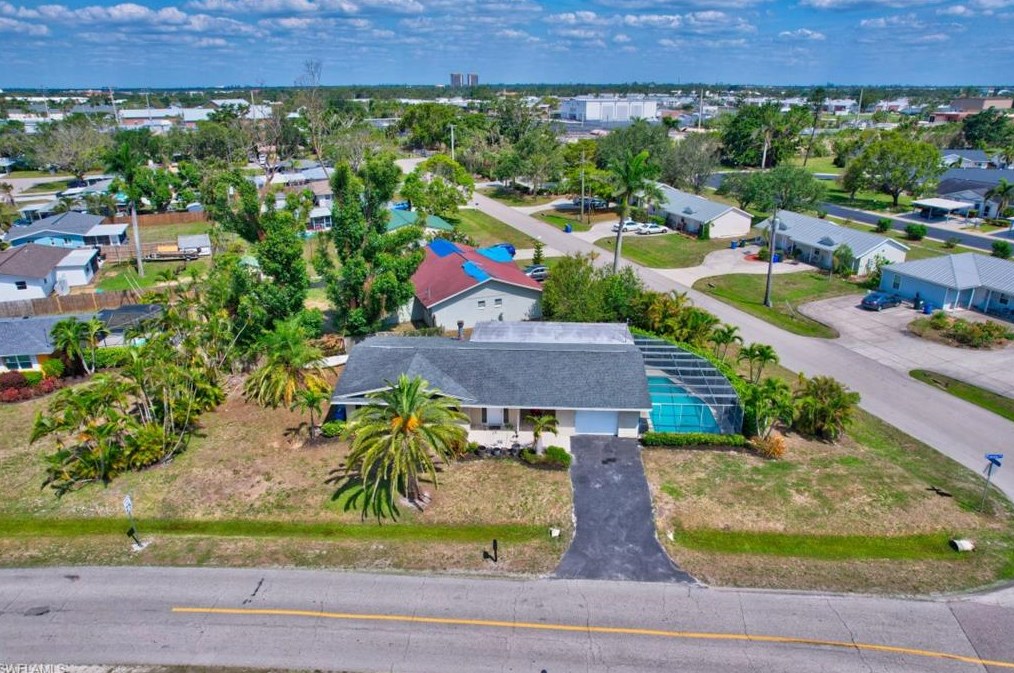 6701 Fiesta Way, Fort Myers, FL 33919-6372