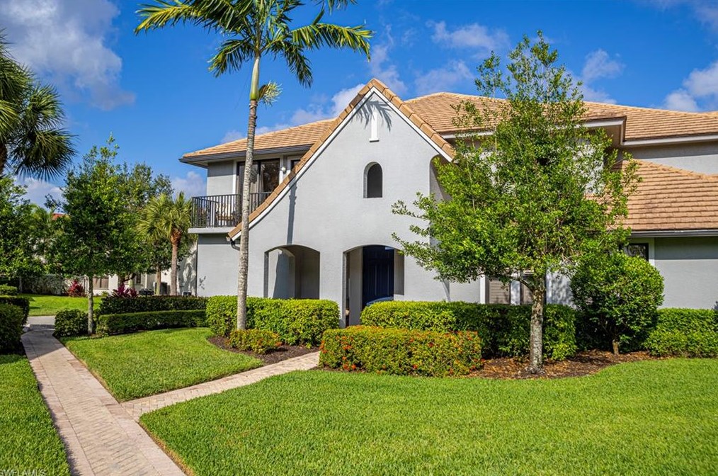 1383 Artesia Dr E #701, Naples, FL 34113