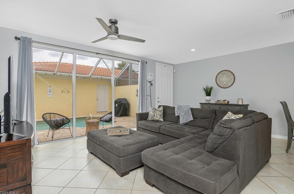 8254 Josefa Way, Naples, FL 34114