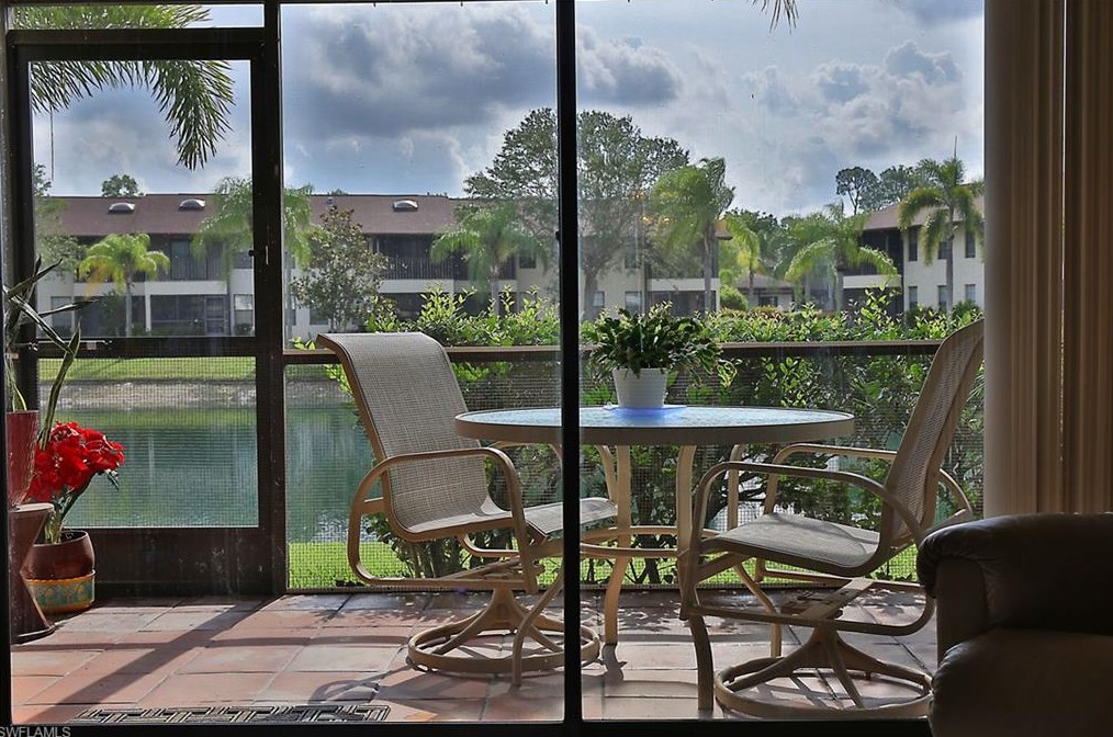5285 Treetops Dr #v-104, Naples, FL 34113
