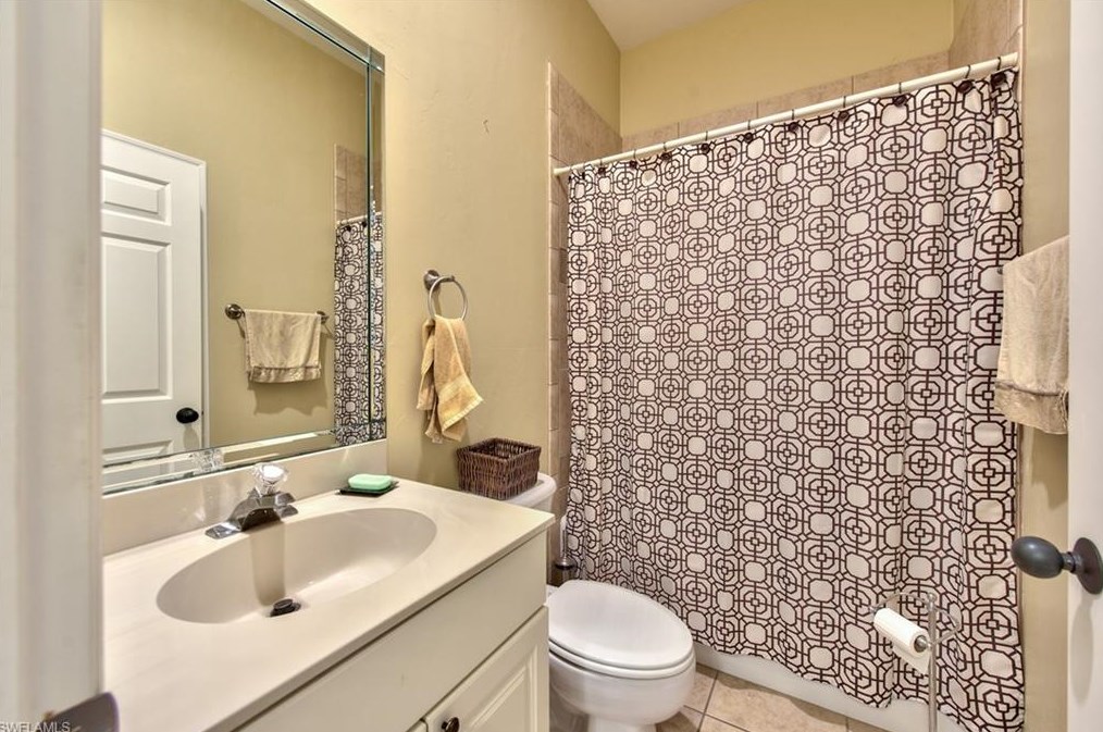 3748 Kent Dr, Naples, FL 34112
