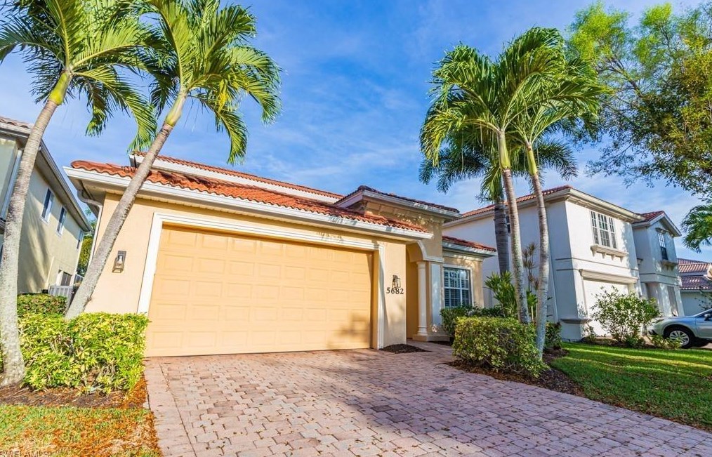 5682 Lago Villaggio Way, Naples, FL 34104