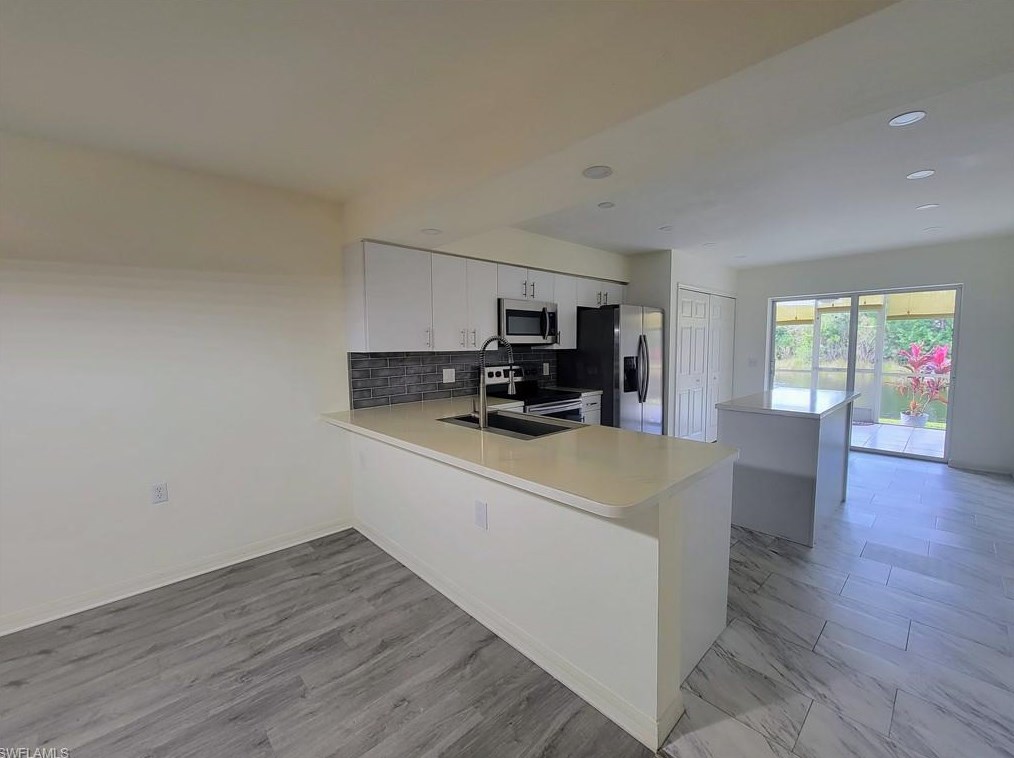 4925 Sandra Bay Dr #2-102, Naples, FL