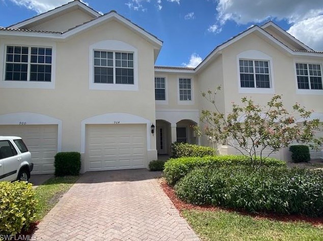 964 Hampton Cir #79, Naples, FL 34105