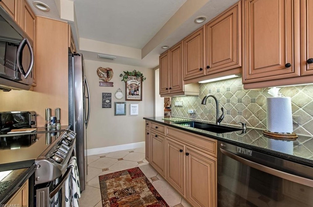 3410 Gulf Shore Blvd N #406, Naples, FL 34103