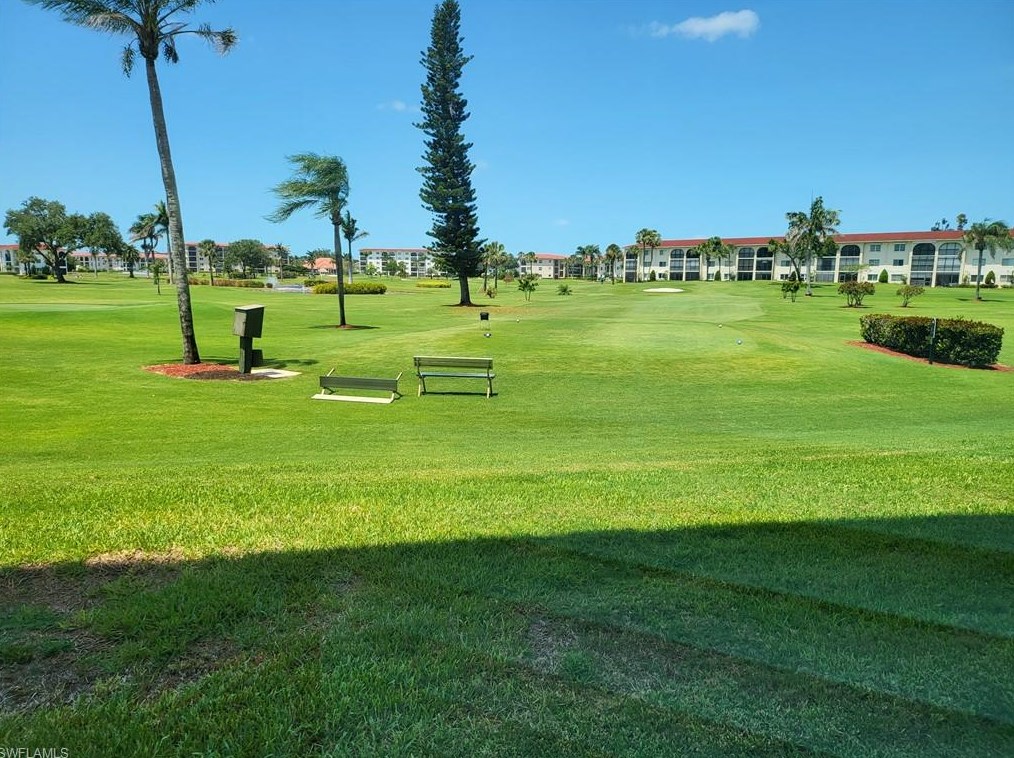 29 High Point Cir E #106, Naples, FL 34103