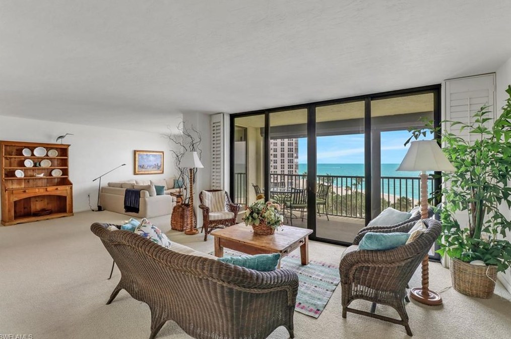 10851 Gulf Shore Dr #504, Naples, FL 34108
