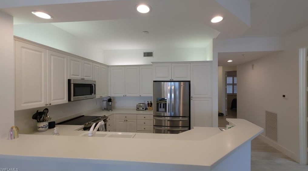 400 Flagship Dr #1104, Naples, FL 34108