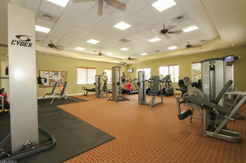 10462 Carolina Willow Dr, Fort Myers FL  33913-8804 exterior