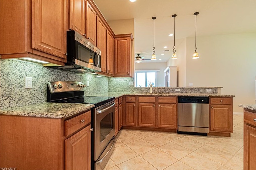 10462 Carolina Willow Dr, Fort Myers FL  33913-8804 exterior