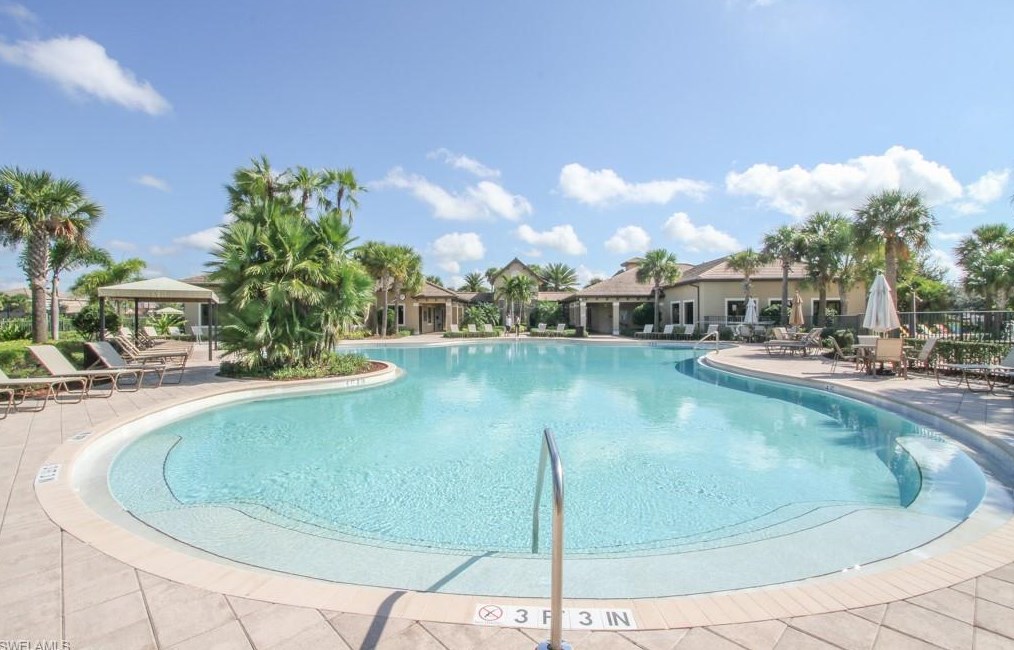 10462 Carolina Willow Dr, Fort Myers FL  33913-8804 exterior