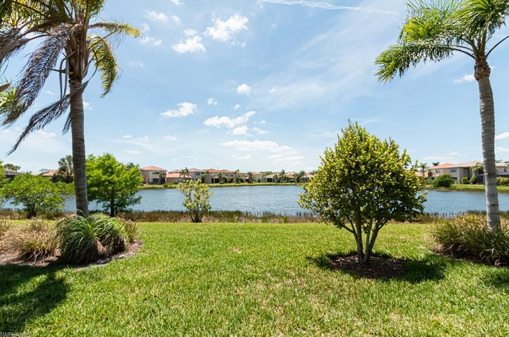 10462 Carolina Willow Dr, Fort Myers FL  33913-8804 exterior