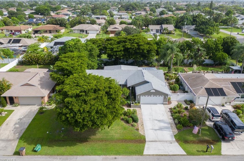 1441 19th Ter, Cape Coral, FL 33909-5378