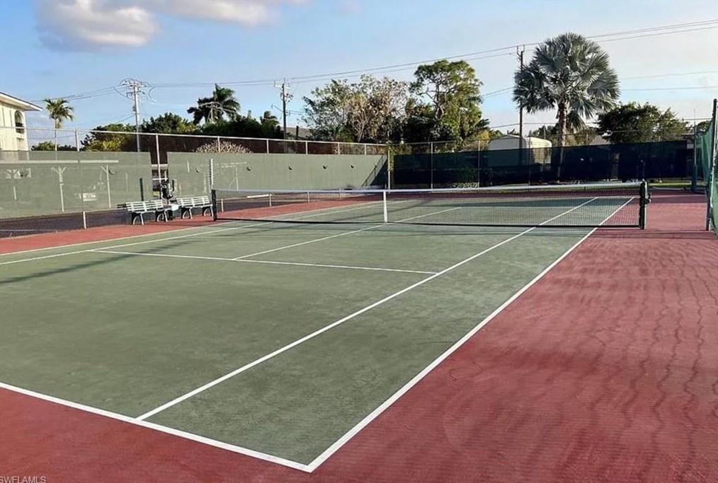 5 High Point Cir W #208, Naples, FL 34103