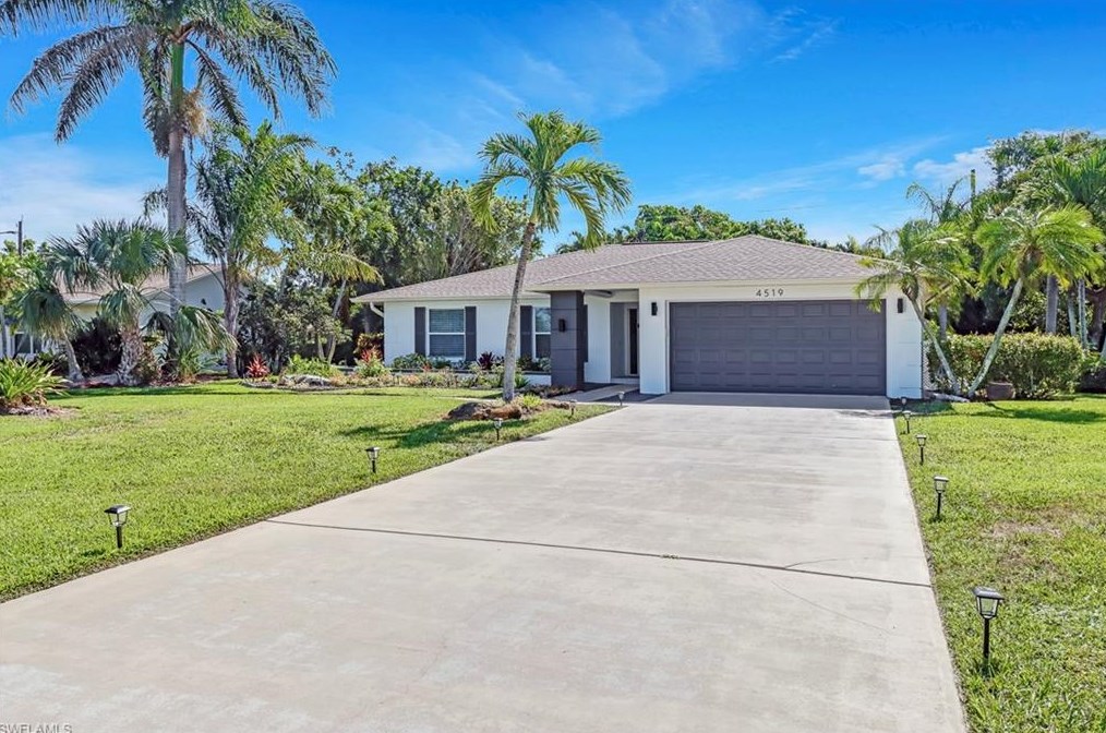 4519 Lakewood Blvd S, Naples, FL 34112