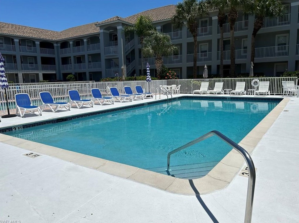 509 Roma Ct Apt 201, Naples, FL 34110