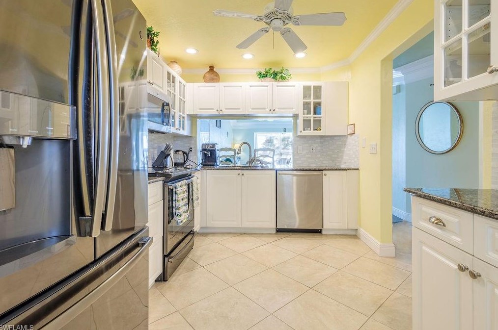 7784 Emerald Cir #202, Naples, FL 34109