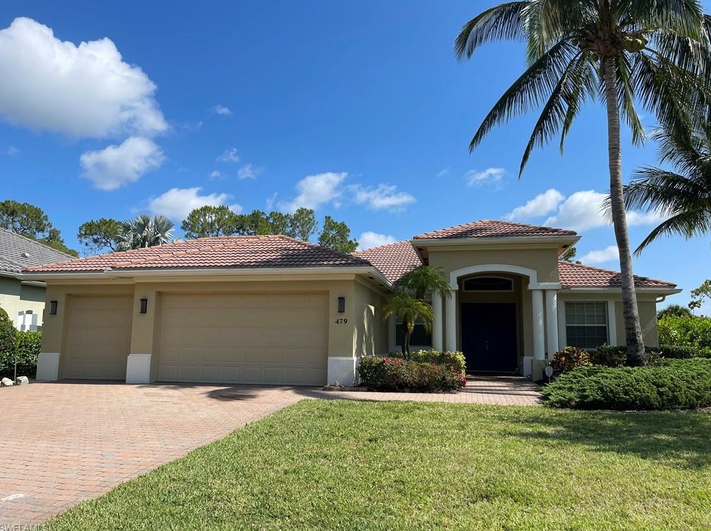 479 Saddlebrook Ln, Naples, FL 34110