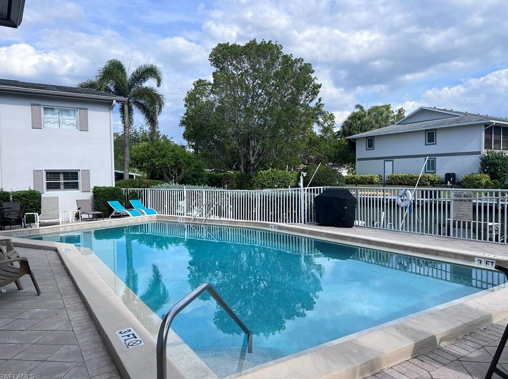 1686 Blue Point Ave #a5, Naples, FL 34102
