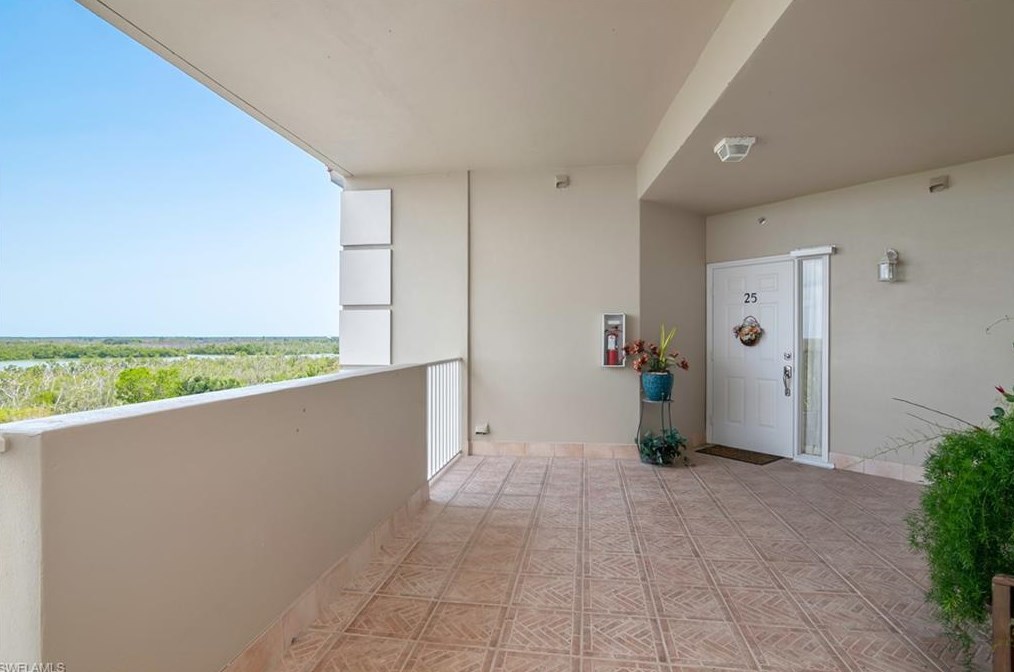 269 Vintage Bay Dr #c-25, Marco Island, FL 34145