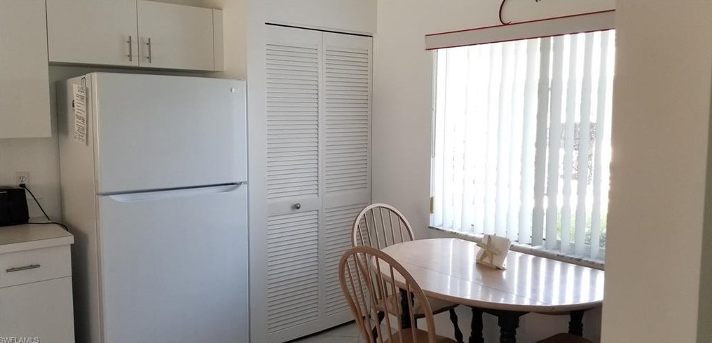 452 Belina Dr Apt 11, Naples, FL 34104