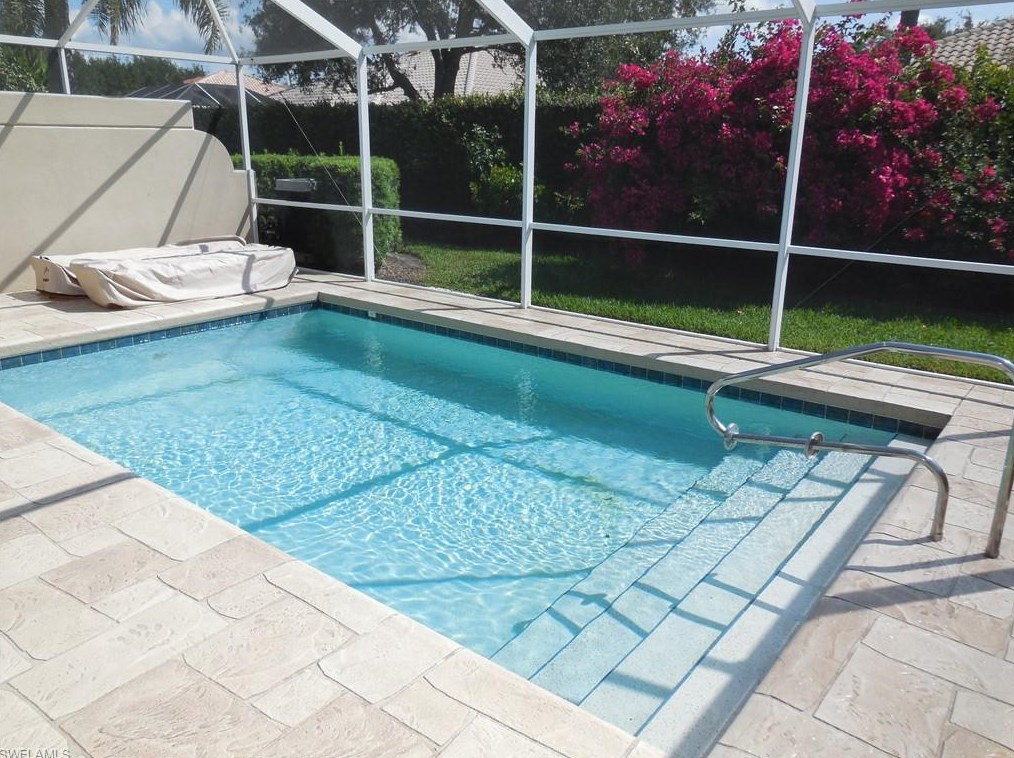 4238 Redonda Ln, Naples, FL 34119