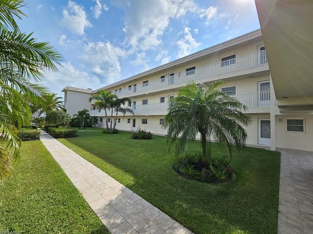 3150 Binnacle Dr Apt 116, Naples, FL 34103