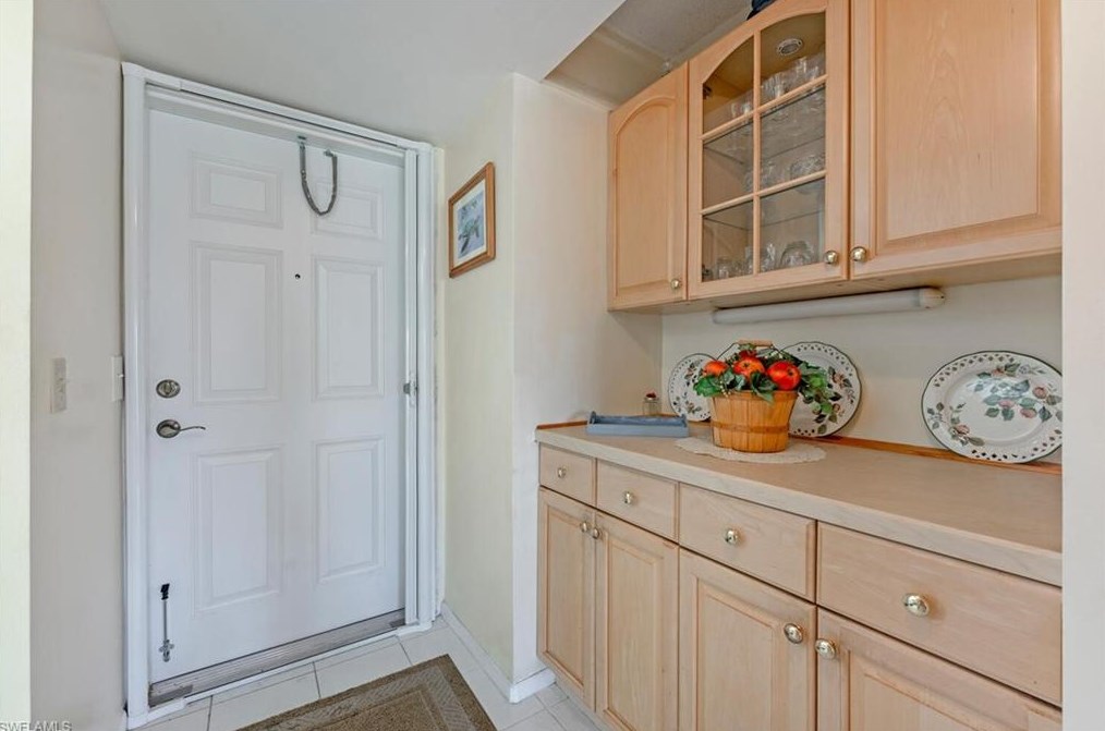 160 Turtle Lake Ct #209, Naples, FL 34105