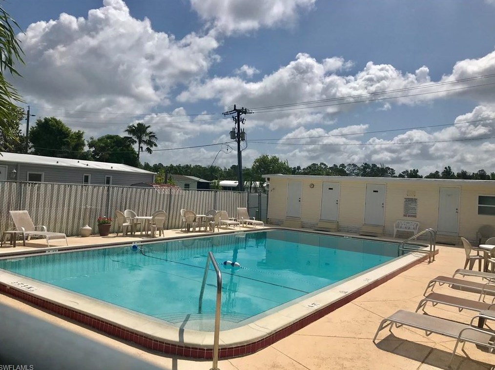 561 Cape Florida Ln, Naples, FL 34104