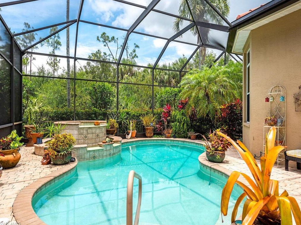 1264 Via Portofino, Naples, FL 34108