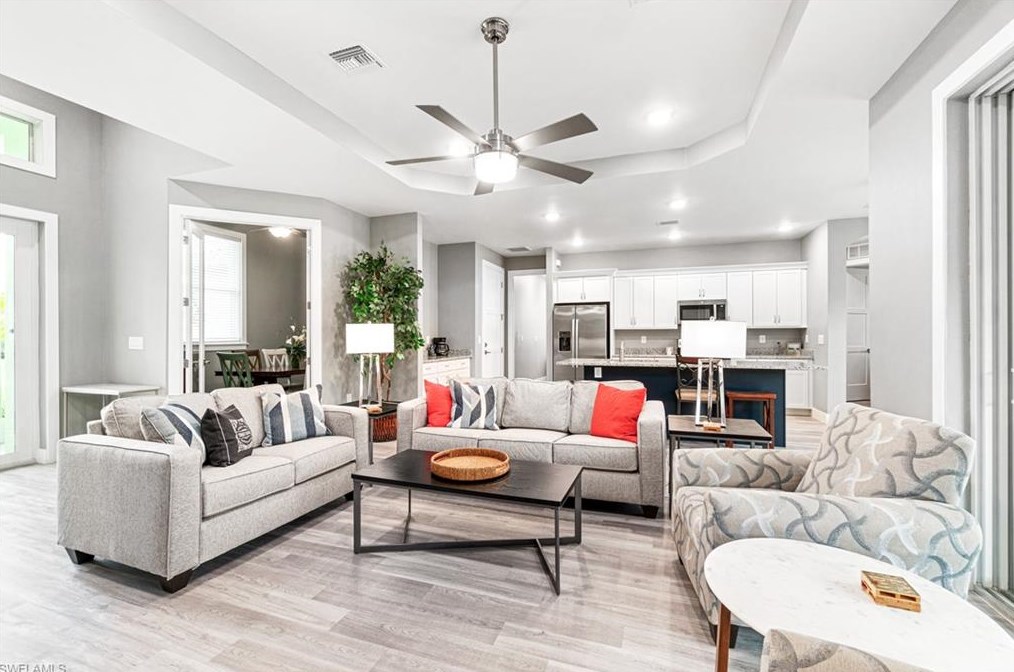 28124 Sunset Dr, Bonita Springs FL  34134-7503 exterior