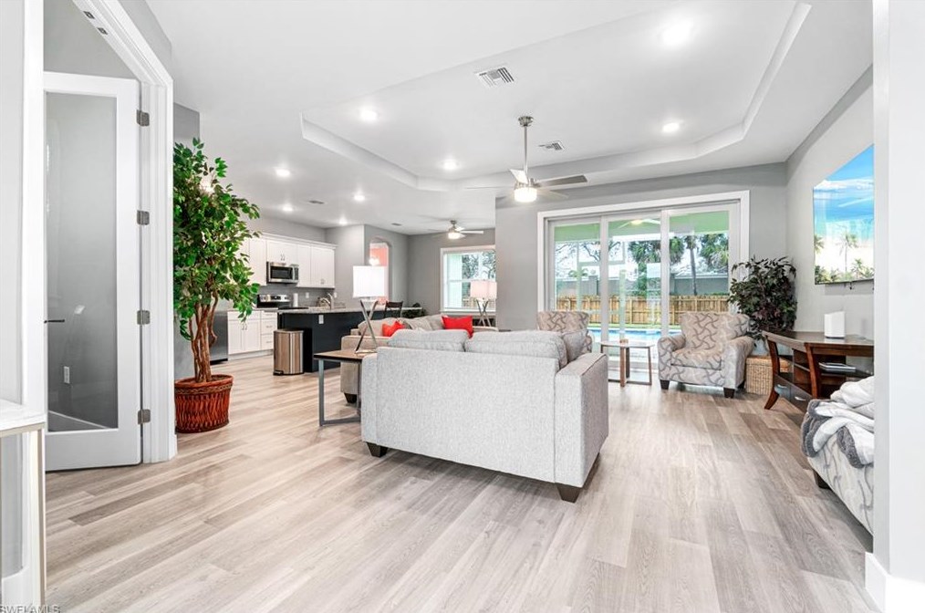 28124 Sunset Dr, Bonita Springs FL  34134-7503 exterior