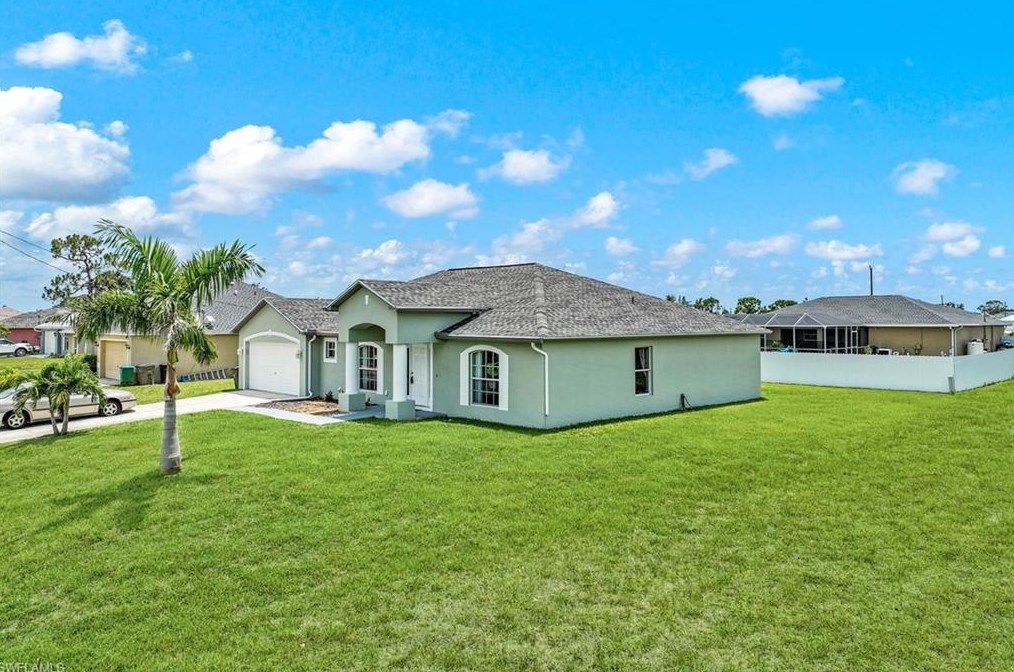 2706 6th Pl, Cape Coral, FL 33909