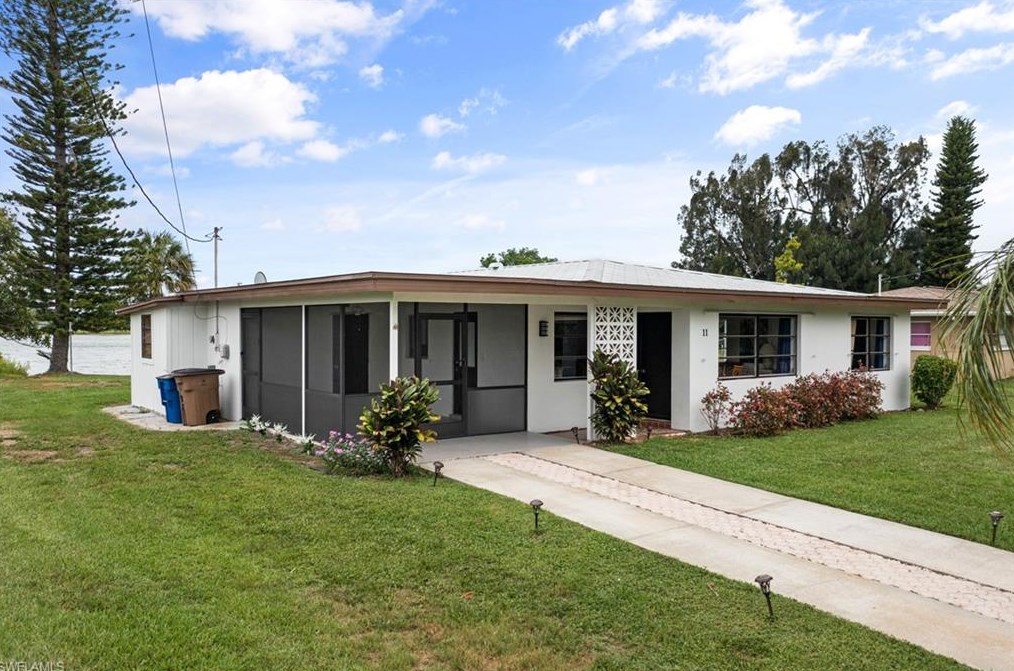 11 Maple Ave N, Lehigh Acres, FL 33936