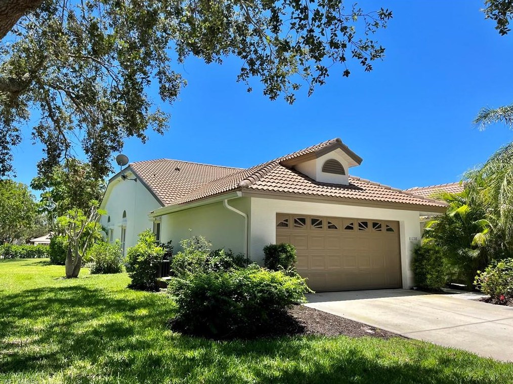8098 San Vista Cir, Naples, FL 34109