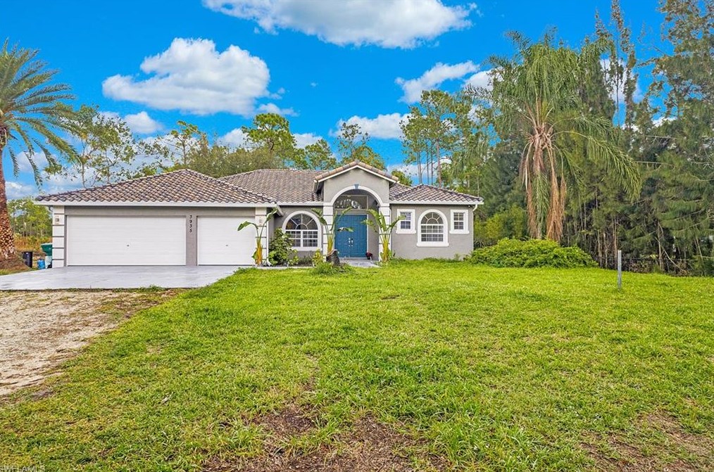 3935 10th Ave Ne, Naples, FL 34117