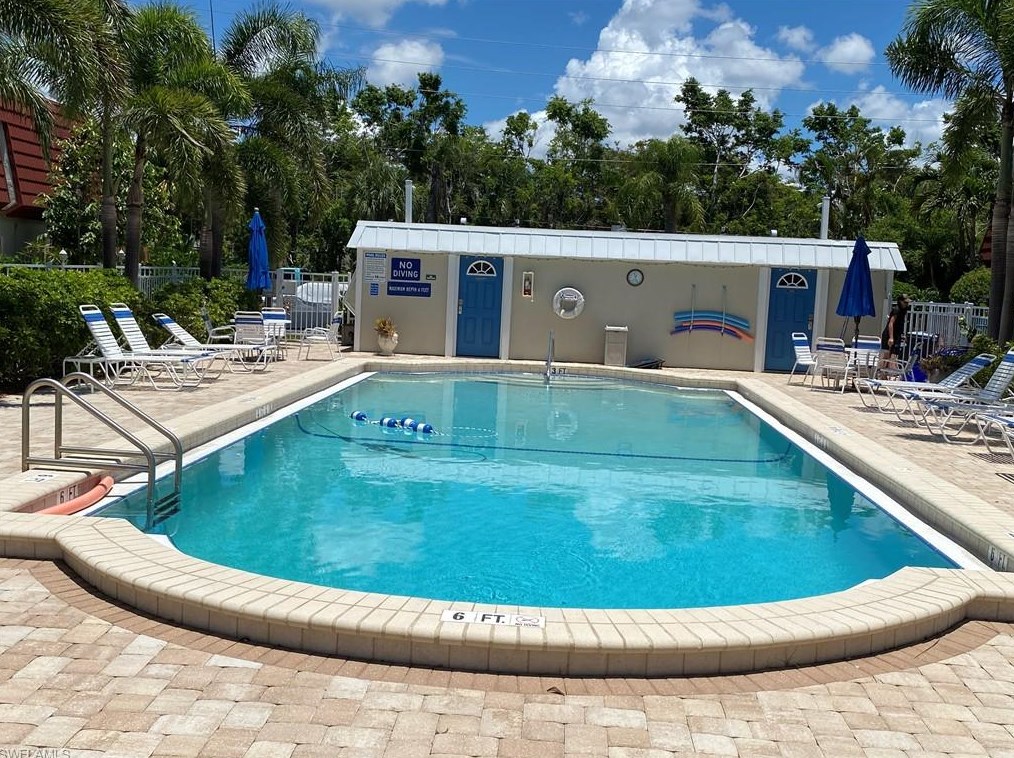 11816 Quail Run Dr, Fort Myers, FL 33908-2146
