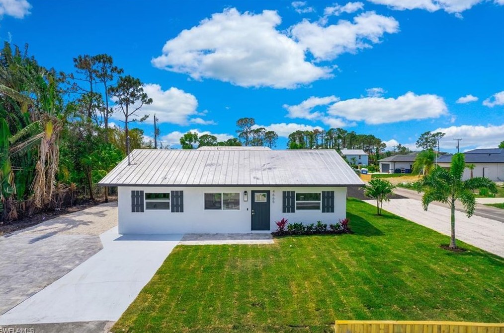 4665 Catalina Ln, Bonita Springs, FL 34134