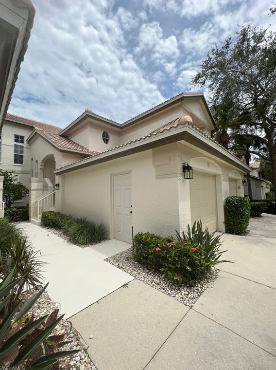 7714 Gardner Dr #202, Naples, FL 34109