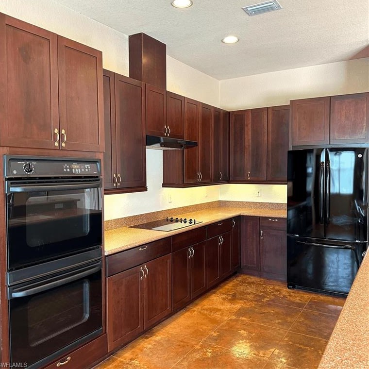 560 Desoto Blvd, Naples FL 34120-9021 exterior