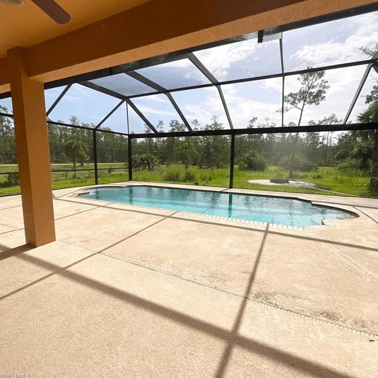 560 Desoto Blvd, Naples FL 34120-9021 exterior