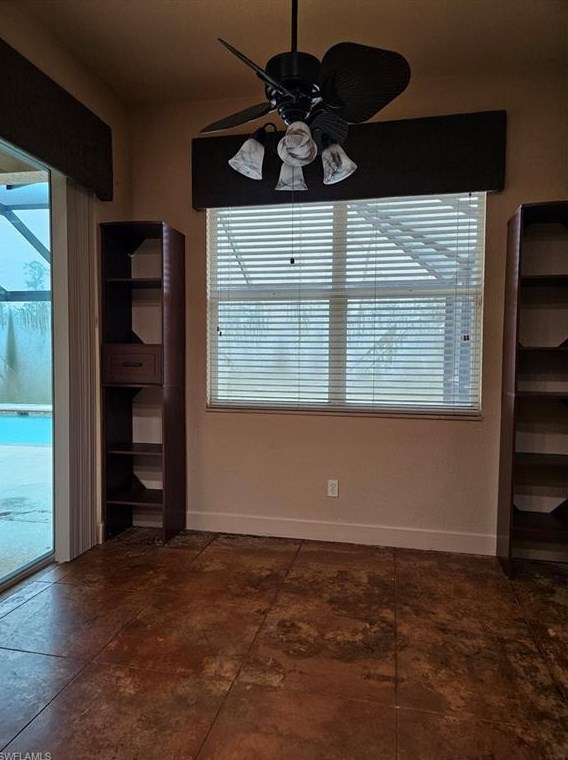 560 Desoto Blvd, Naples FL 34120-9021 exterior