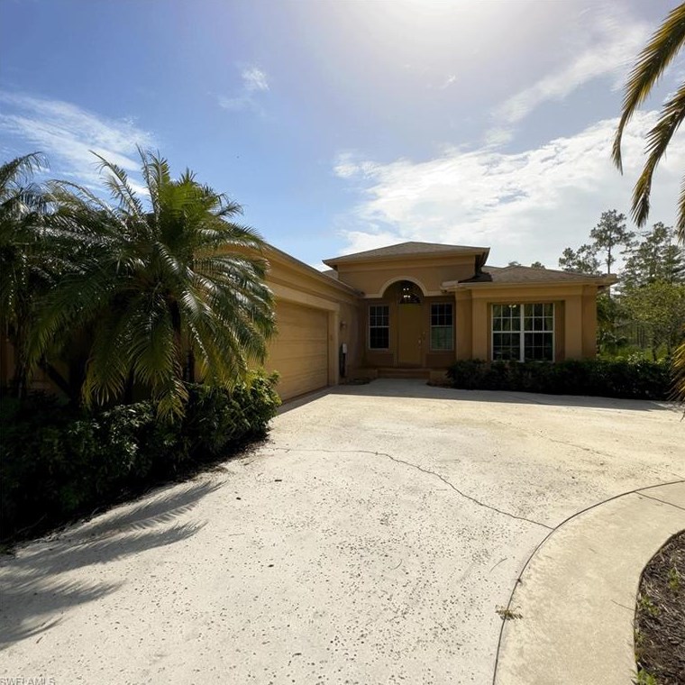 560 Desoto Blvd, Naples FL 34120-9021 exterior