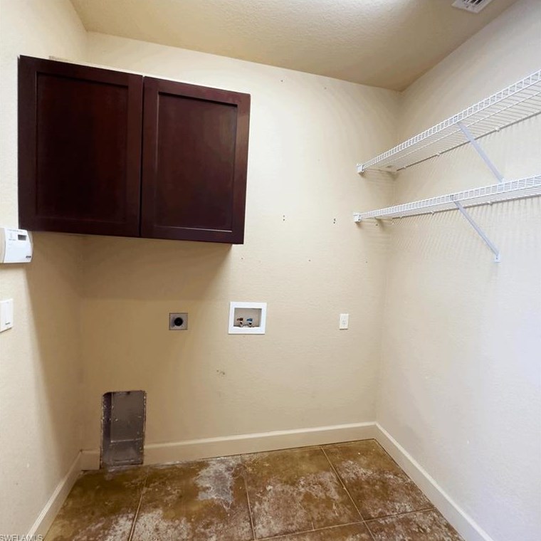 560 Desoto Blvd, Naples FL 34120-9021 exterior