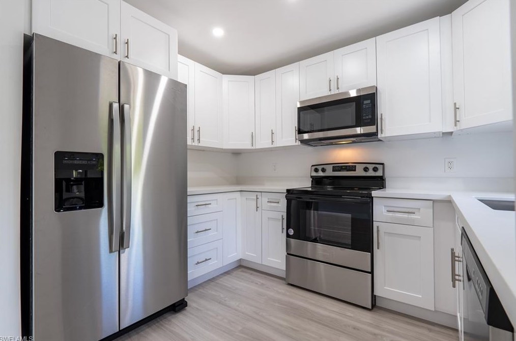 17668 Taylor Dr, Fort Myers FL  33908-4457 exterior