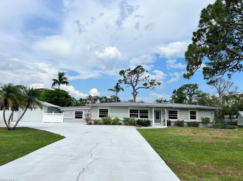 16281 Oleander Dr, Fort Myers, FL 33908-3004
