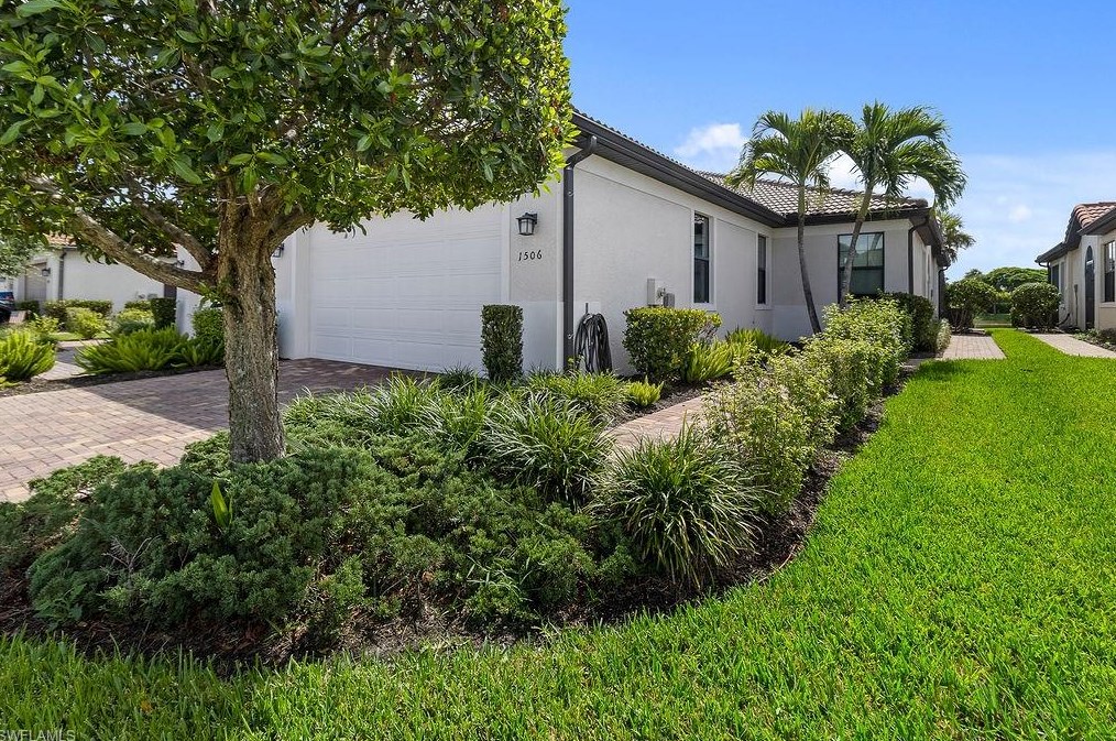 1506 Oceania Dr S, Naples, FL 34113