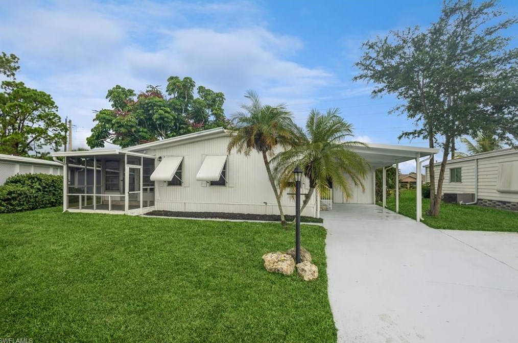 5 Chateau Way, Naples, FL 34112