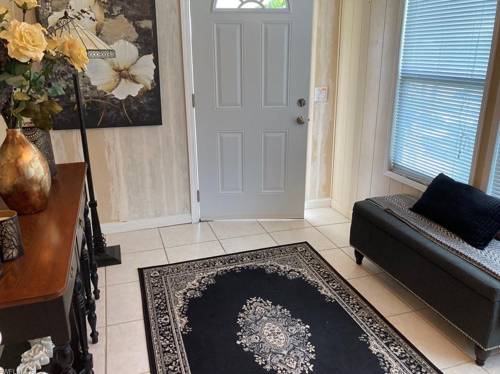 32 Lemans Dr, Naples, FL 34112