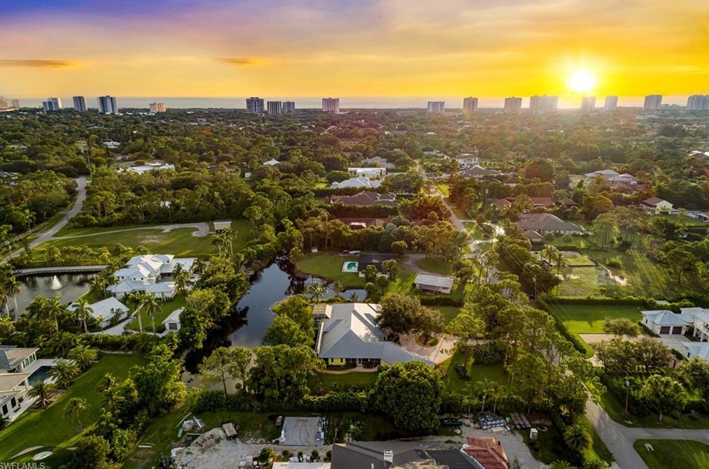 150 North St, Naples, FL 34108